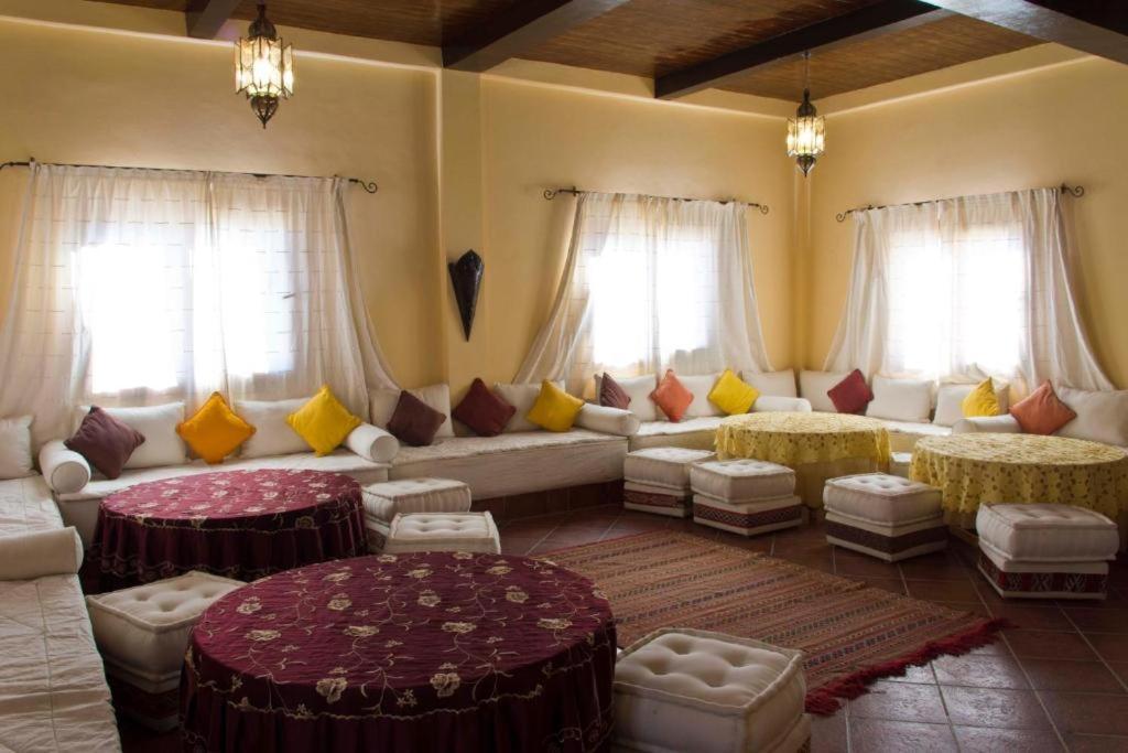 Hotel Click Excursions Tafraoute Taddart Exterior foto